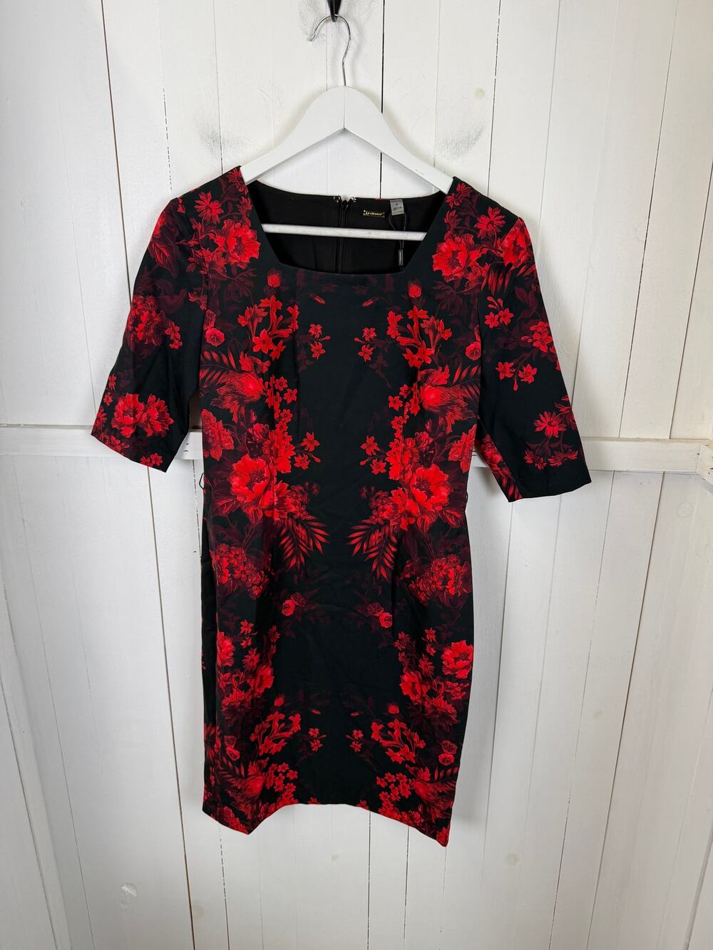 Tahari Black Red A-Line Dress Size 4 NWT